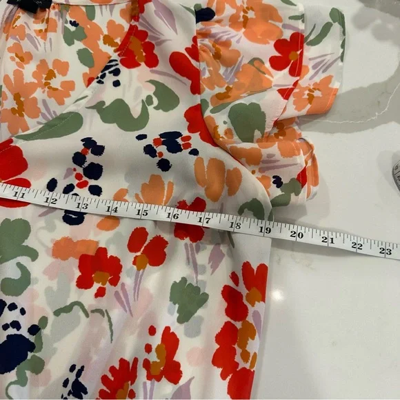 Ann Taylor factory bright floral blouse - Picture 7 of 7